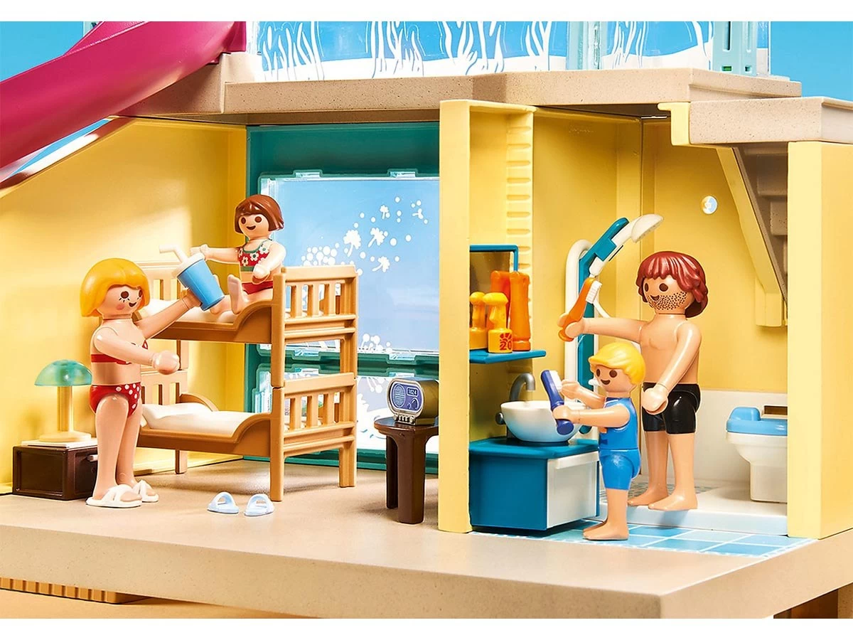 PLAYMOBIL Family Fun 70435 Bungalow With Pool - Image 4